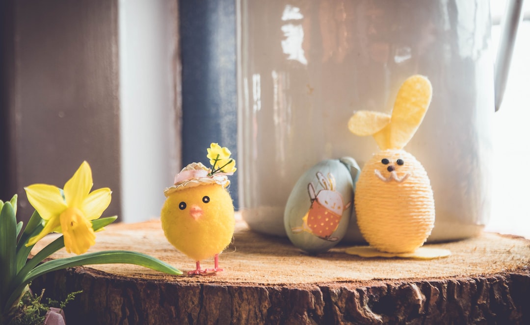 découvrez la magie de pâques avec des idées de décoration, des recettes délicieuses et des activités amusantes pour toute la famille. célébrez cette fête en pleine couleur et en joie !