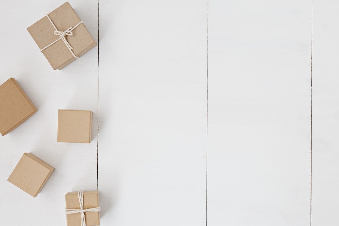 découvrez notre sélection de cadeaux uniques et originaux pour tous les occasions. que ce soit pour un anniversaire, une fête ou juste pour faire plaisir, trouvez le présent parfait qui émerveillera vos proches.