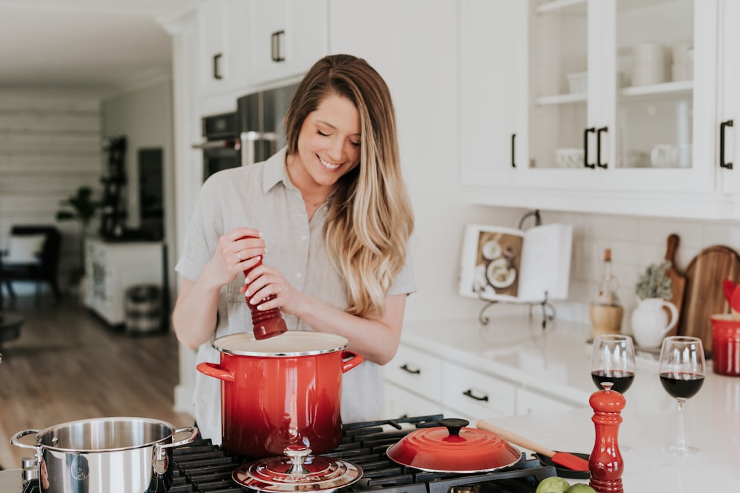 découvrez l'art de la cuisson des pâtes avec nos conseils pratiques et délicieuses recettes. apprenez à maîtriser la cuisson parfaite des pâtes pour un plat savoureux, que vous soyez novice ou chef cuisinier.