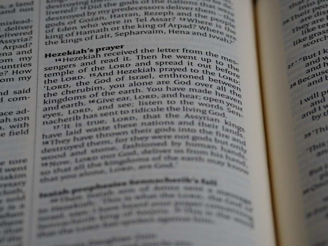 découvrez le monde fascinant de la linguistique, l'étude des langues et de leur structure, des sons aux significations, en passant par les dialectes et les interactions sociales. apprenez comment la linguistique éclaire notre compréhension de la communication humaine et de la diversité linguistique.