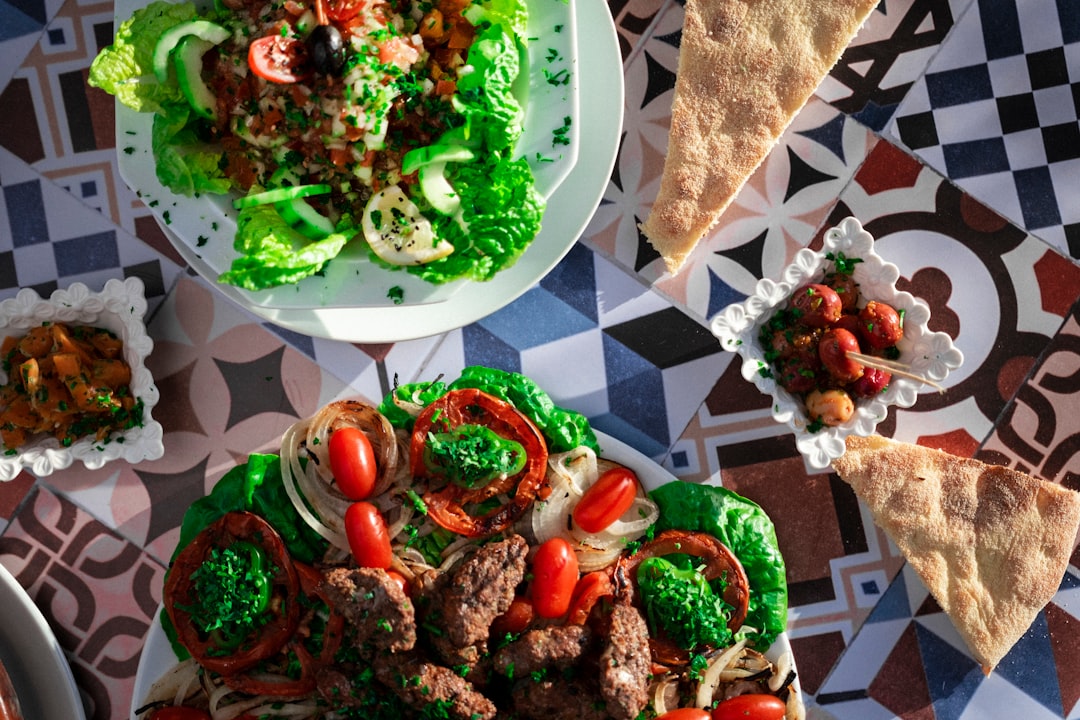 découvrez nos délicieuses boulettes de viande de boeuf, préparées avec soin et assaisonnées pour une explosion de saveurs. parfaites pour vos repas en famille ou vos soirées entre amis, ces boulettes allient tendreté et goût irrésistible. recettes simples et astuces de cuisson à portée de main pour un plat savoureux.