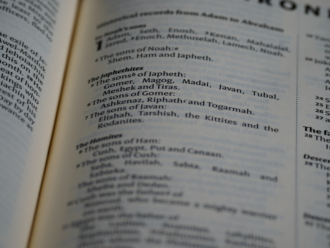 découvrez le monde fascinant de la linguistique, l'étude des langues et de leurs structures, qui explore comment le langage façonne notre pensée et enrichit nos interactions. plongez dans les différentes branches de la linguistique et ses applications dans divers domaines.