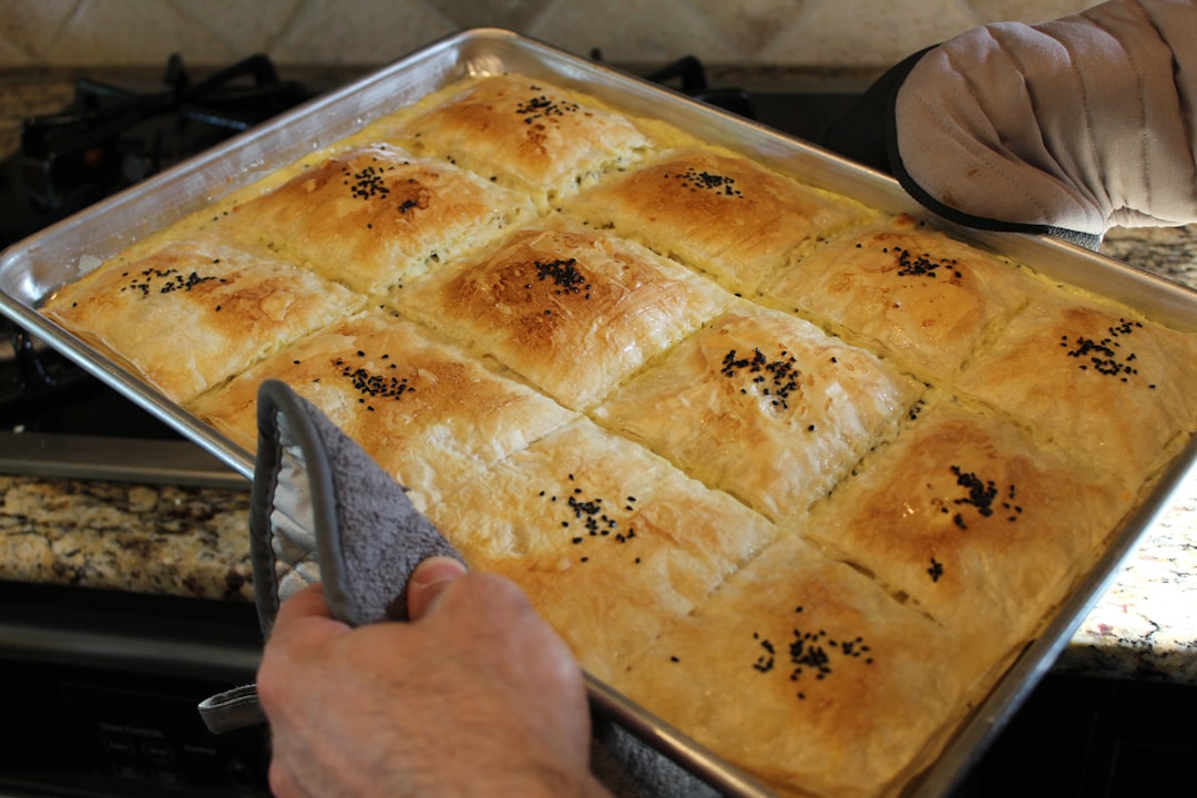 découvrez le monde délicieux de la phyllo, une pâte fine et croustillante, parfaite pour réaliser des recettes sucrées et salées. apprenez à l'utiliser pour préparer des créations gourmandes qui raviront vos invités !