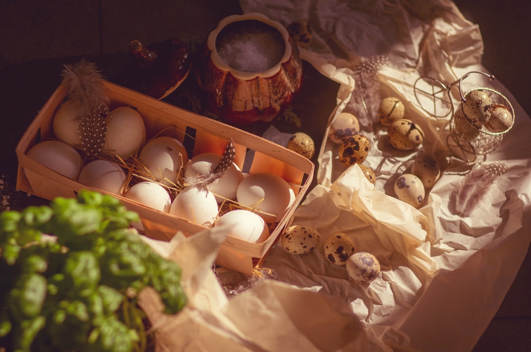 découvrez les délicieuses recettes à base d'œufs de caille ! apprenez à les cuisiner facilement et à les intégrer dans vos plats pour ajouter une touche sophistiquée et savoureuse à vos repas.