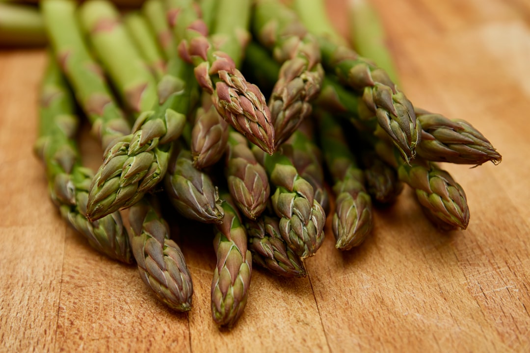 découvrez comment congeler les asperges pour préserver leur fraîcheur et leurs saveurs. suivez nos conseils pratiques pour une conservation optimale et profitez de ce légume nutritif toute l'année.