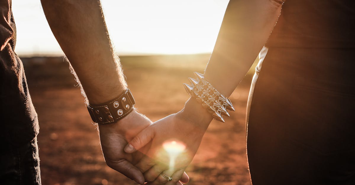 découvrez notre collection unique de bracelets, alliant élégance et style. que vous recherchiez un accessoire tendance ou un cadeau spécial, nos bracelets se déclinent en différentes matières et designs pour satisfaire toutes vos envies.