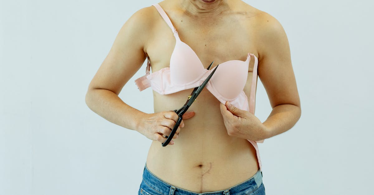 découvrez les avantages de la réduction mammaire, une intervention chirurgicale qui vise à diminuer la taille des seins pour améliorer le confort physique et l'estime de soi. informez-vous sur le processus, les soins post-opératoires et les témoignages de femmes transformées par cette procédure.