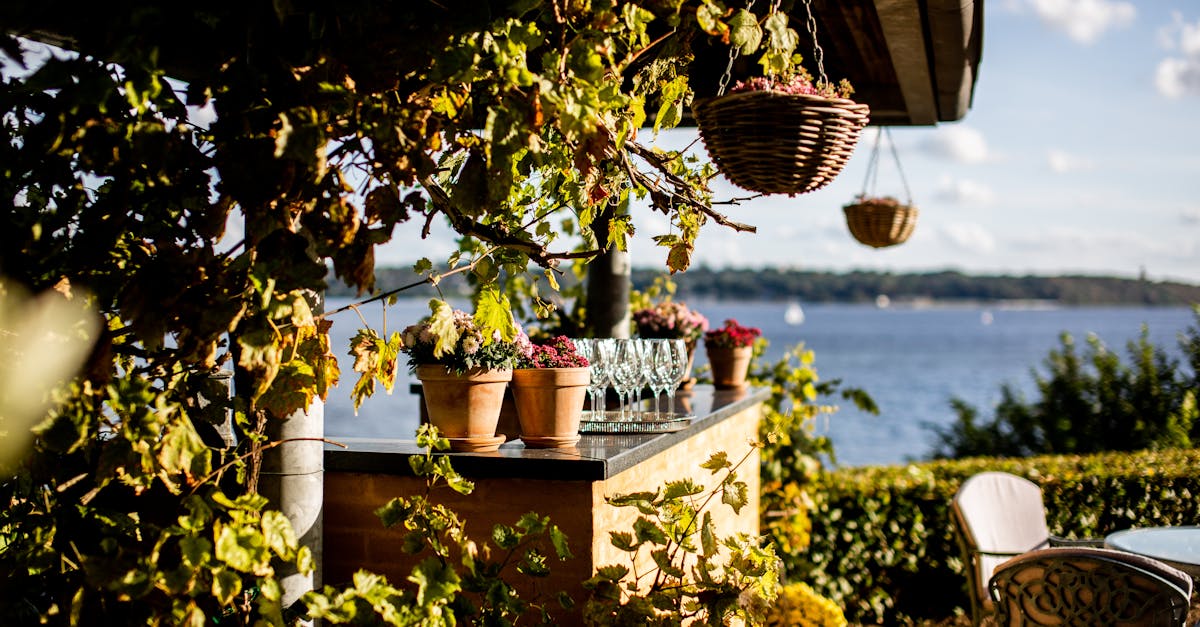 découvrez notre sélection de meubles de jardin élégants et confortables. créez un espace extérieur accueillant pour vos moments de détente, avec des chaises, tables et transats adaptés à tous les styles. profitez de votre jardin tout au long de l'année !