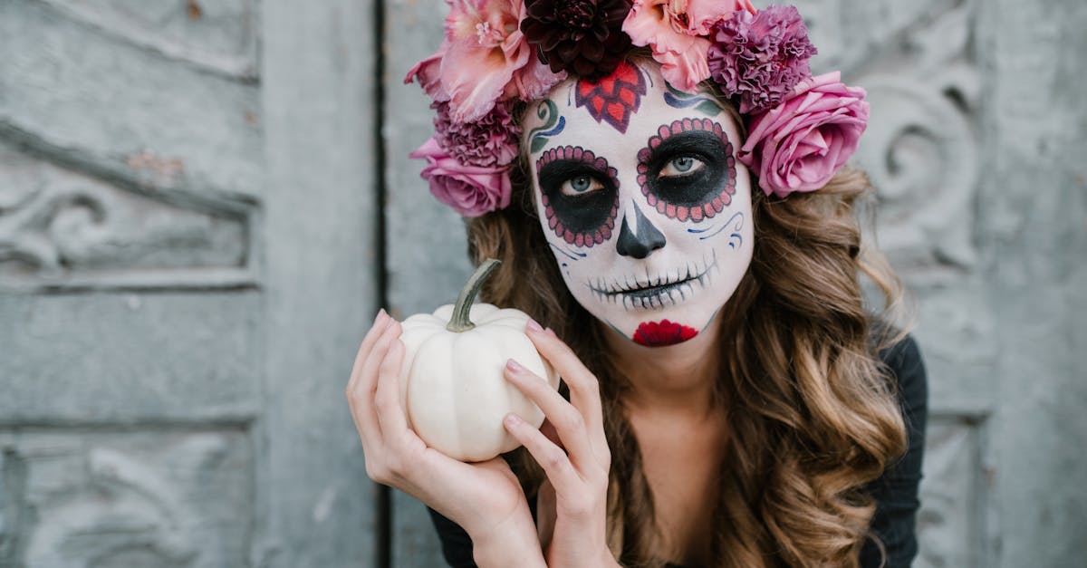 découvrez des astuces et des idées créatives pour un maquillage d'halloween époustouflant. transformez-vous en votre personnage préféré grâce à nos conseils et produits recommandés, et faites de votre soirée d'halloween un moment inoubliable!