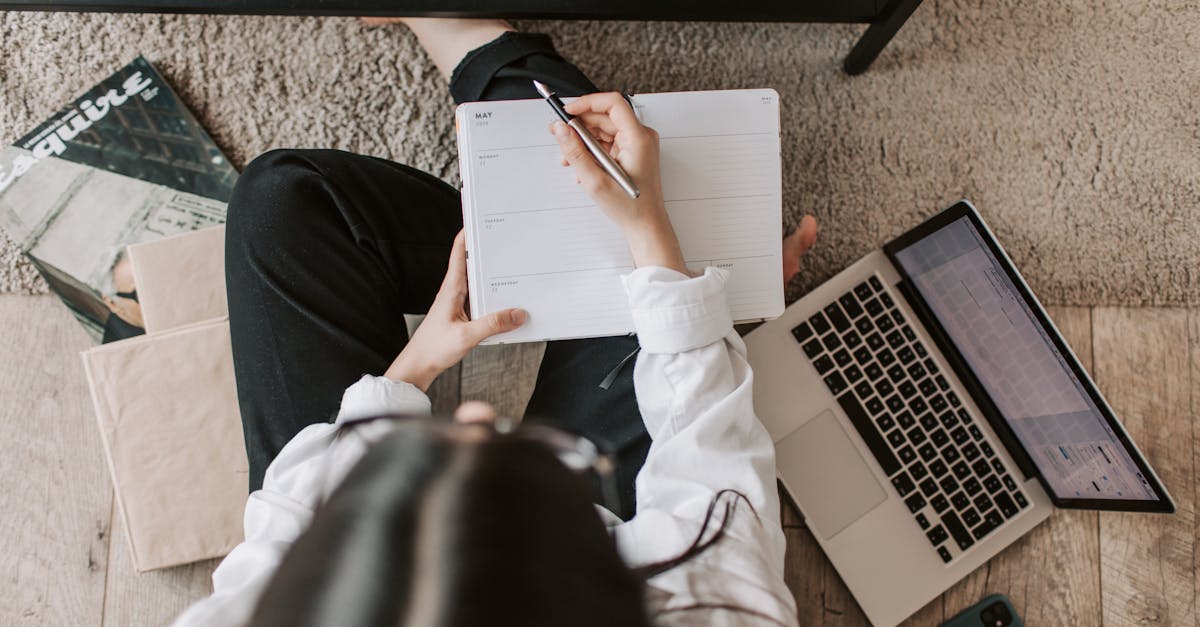 découvrez l'univers fascinant du journalisme avec notre article sur les journalistes. de leur formation aux défis qu'ils rencontrent quotidiennement, plongez dans le monde de ceux qui racontent l'actualité et informent le public. apprenez comment ils contribuent à la société et quelles compétences sont indispensables pour exceller dans ce métier passionnant.