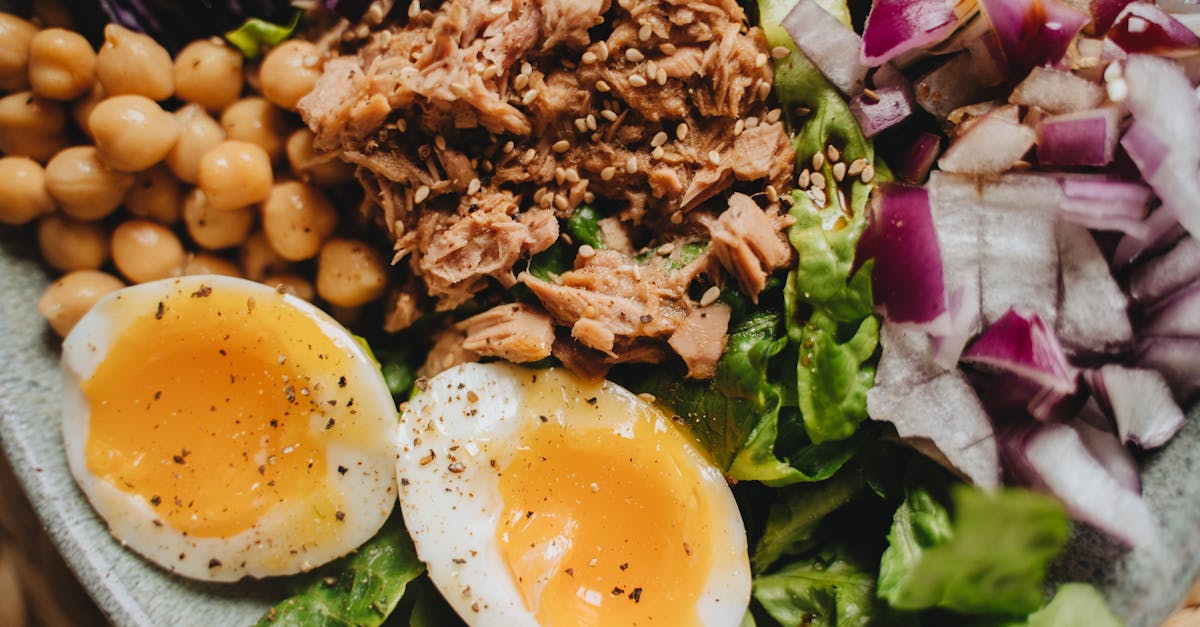 découvrez l'irrésistible goût des œufs mollets. parfaits pour le petit-déjeuner ou en accompagnement, ces œufs cuits à la perfection se marient avec vos plats préférés. apprenez à les préparer avec notre guide facile et régalez-vous avec cette délicieuse spécialité.
