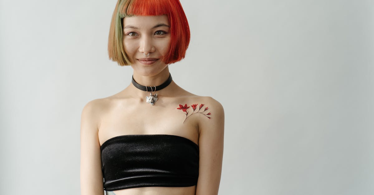 découvrez tout sur le piercing à la langue : conseils sur les soins, les styles, les douleurs associées et les tendances. transformez votre look avec cette piercing originale et audacieuse !