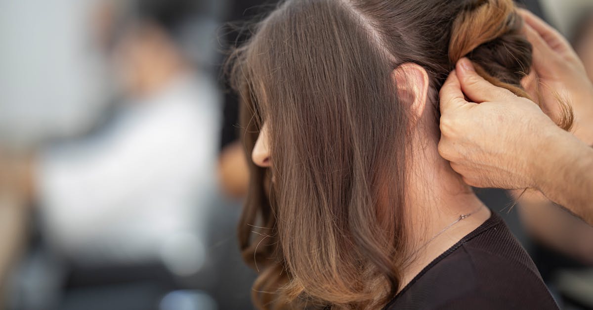 découvrez notre salon de beauté, un havre de bien-être où nos experts vous offrent des services de maquillage, coiffure et soins du visage adaptés à vos envies. venez vous ressourcer et révéler votre beauté naturelle dans une ambiance relaxante.