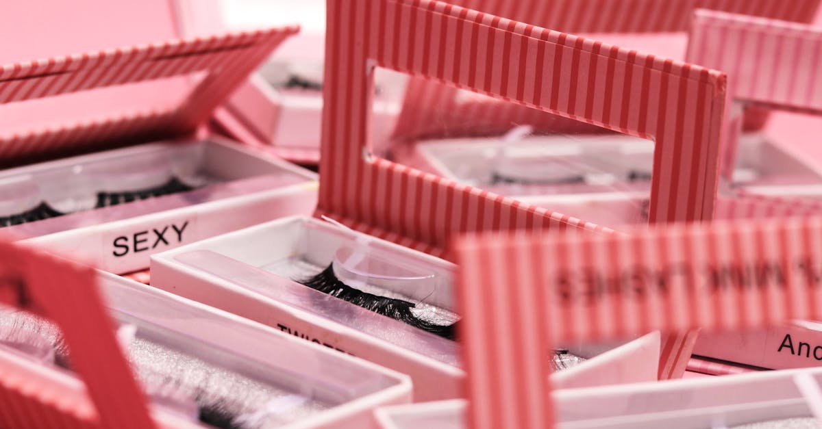 découvrez le rehaussement de cils, une technique d'embellissement du regard qui donne un effet naturel, allonge et intensifie vos cils sans extensions. obtenez des yeux éclatants et un look sophistiqué en toute simplicité !