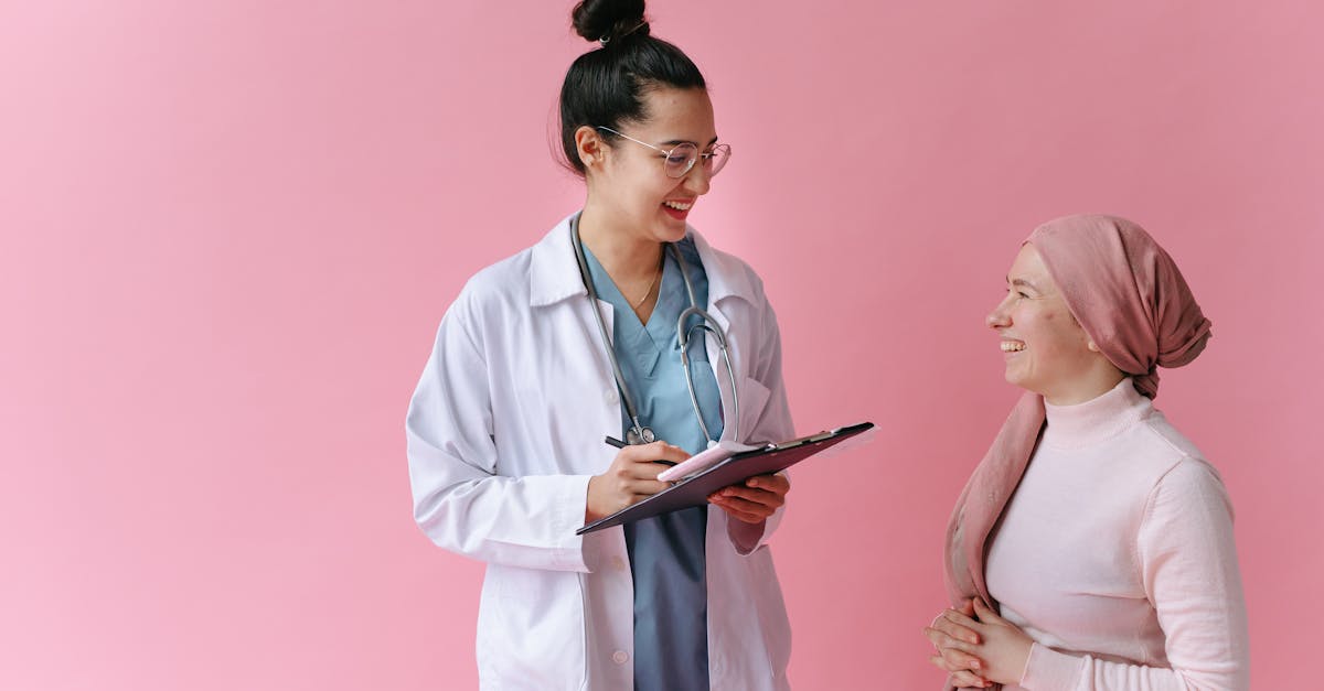 découvrez les causes de la perte de cheveux, les traitements efficaces et des conseils pour prévenir l'alopécie. solutions naturelles et médicales pour retrouver des cheveux en pleine santé.
