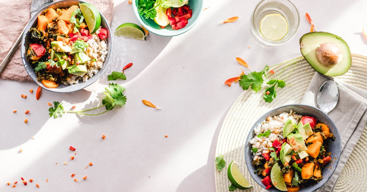 découvrez les principes et bienfaits du régime low-carb : une alimentation pauvre en glucides pour perdre du poids et améliorer votre santé. conseils, menus et astuces pour adopter facilement ce mode de vie.