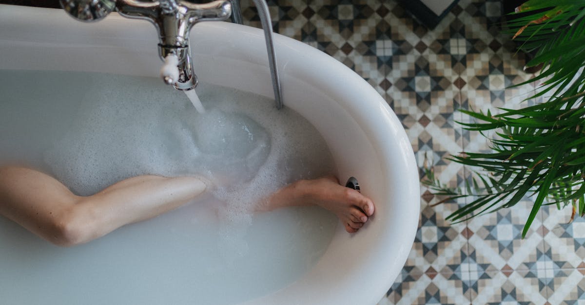 découvrez le savon de marseille authentique : un produit naturel, traditionnel et fabriqué en provence, réputé pour sa douceur et ses bienfaits pour la peau et la maison.