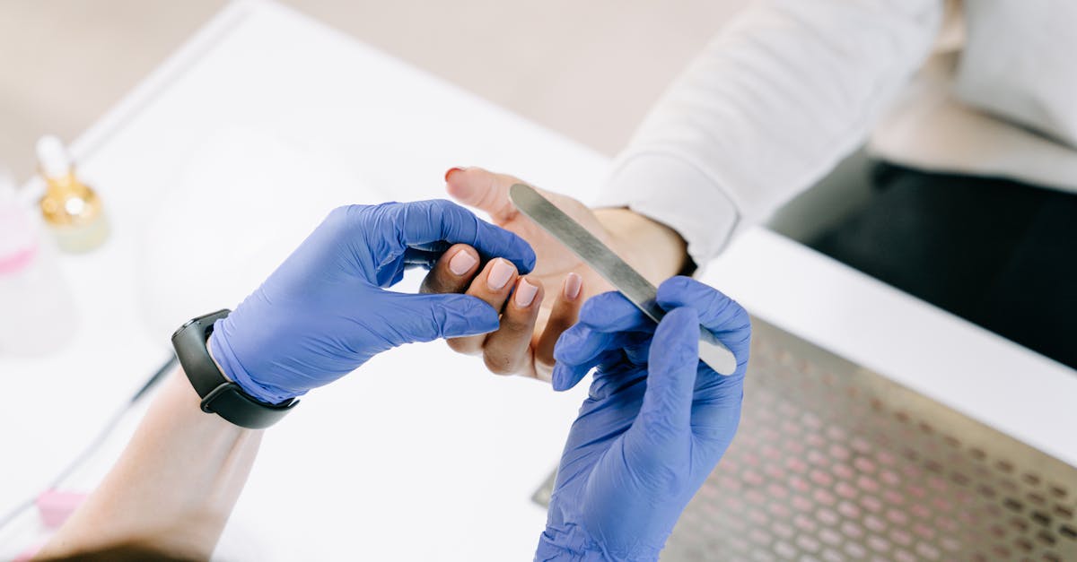 découvrez notre dissolvant pour vernis à ongles, efficace et doux, idéal pour enlever facilement tout type de vernis sans abîmer vos ongles. parfait pour une manucure impeccable à la maison !