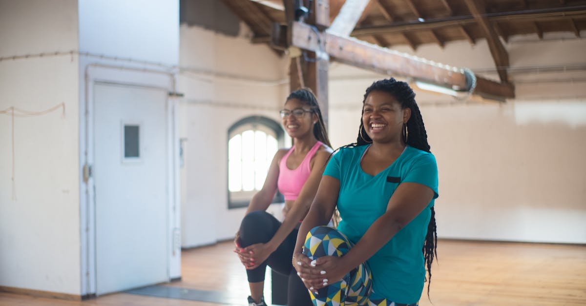 découvrez la zumba, un entraînement de danse dynamique et amusant accessible à tous! améliorez votre forme physique tout en brûlant des calories sur des rythmes entraînants. rejoignez un cours de zumba et faites le plein d'énergie!