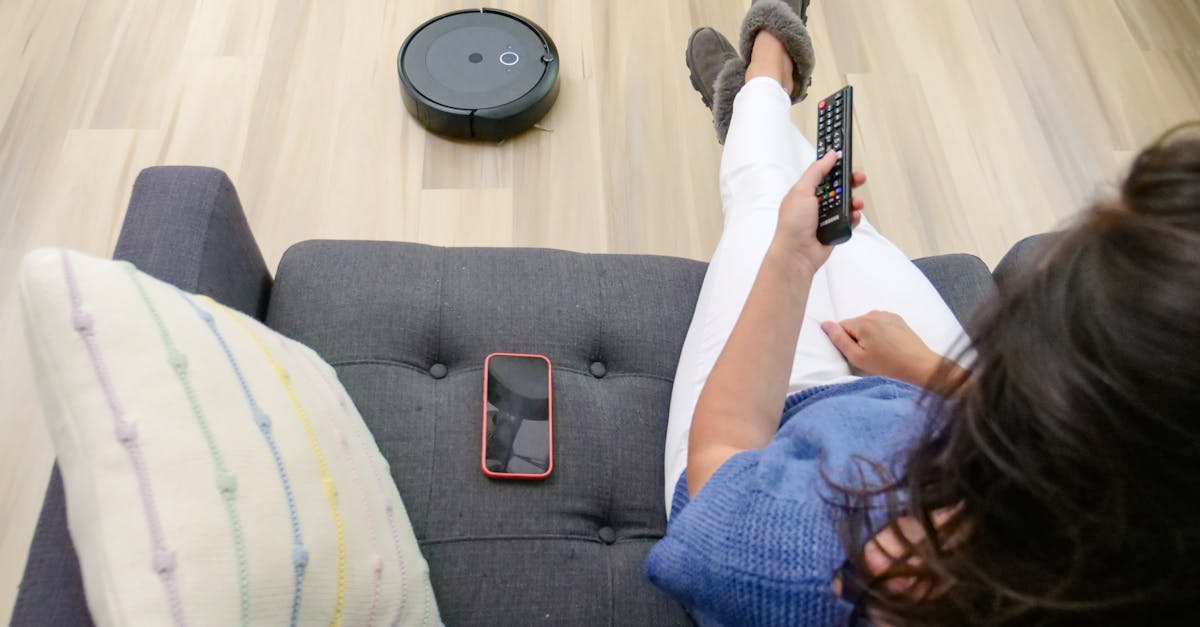 découvrez l'irobot roomba 960, l'aspirateur robot intelligent qui nettoie efficacement tous les types de sols. navigation précise, contrôle via application et aspiration puissante pour une maison impeccable sans effort.