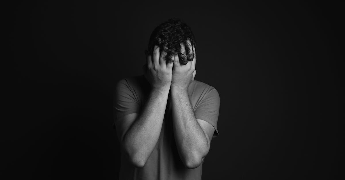 découvrez les causes possibles des douleurs autour du nombril (navel pain), les symptômes associés et les solutions pour soulager l'inconfort. informez-vous sur quand consulter un professionnel de santé.