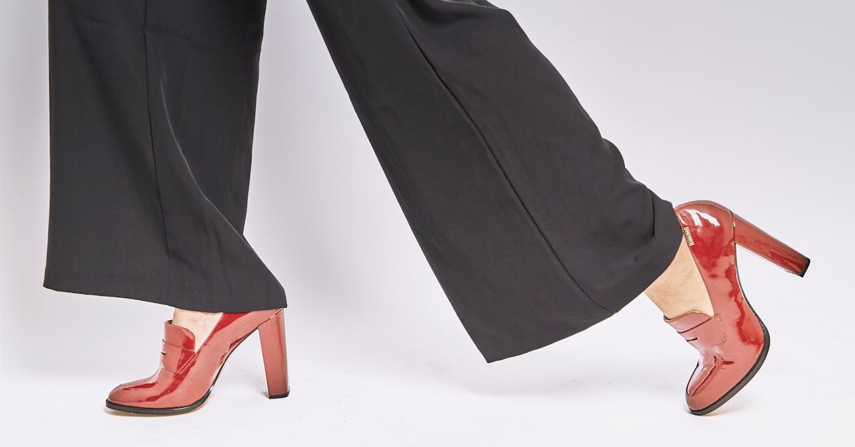découvrez notre collection de pantalons tendance pour hommes et femmes. profitez d’un grand choix de styles, de coupes et de couleurs, parfaits pour toutes les occasions. trouvez le pantalon idéal pour compléter votre garde-robe !
