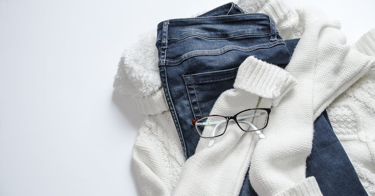 découvrez notre sélection de pantalons tendance pour homme et femme : jeans, pantalons classiques, chinos et plus encore. confort, qualité et style pour toutes les occasions.