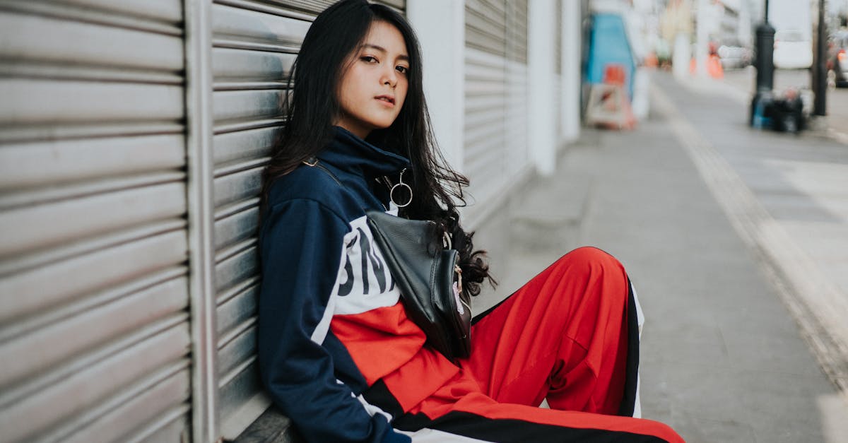 découvrez les dernières tendances streetwear : vêtements, sneakers et accessoires incontournables pour un style urbain unique. explorez notre sélection pour exprimer votre personnalité avec originalité et confort.