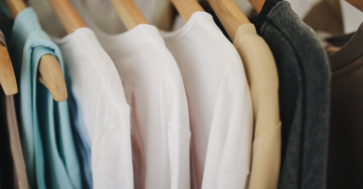 découvrez une large sélection de vêtements tendance pour hommes, femmes et enfants. profitez des dernières nouveautés pour renouveler votre garde-robe avec style et confort.