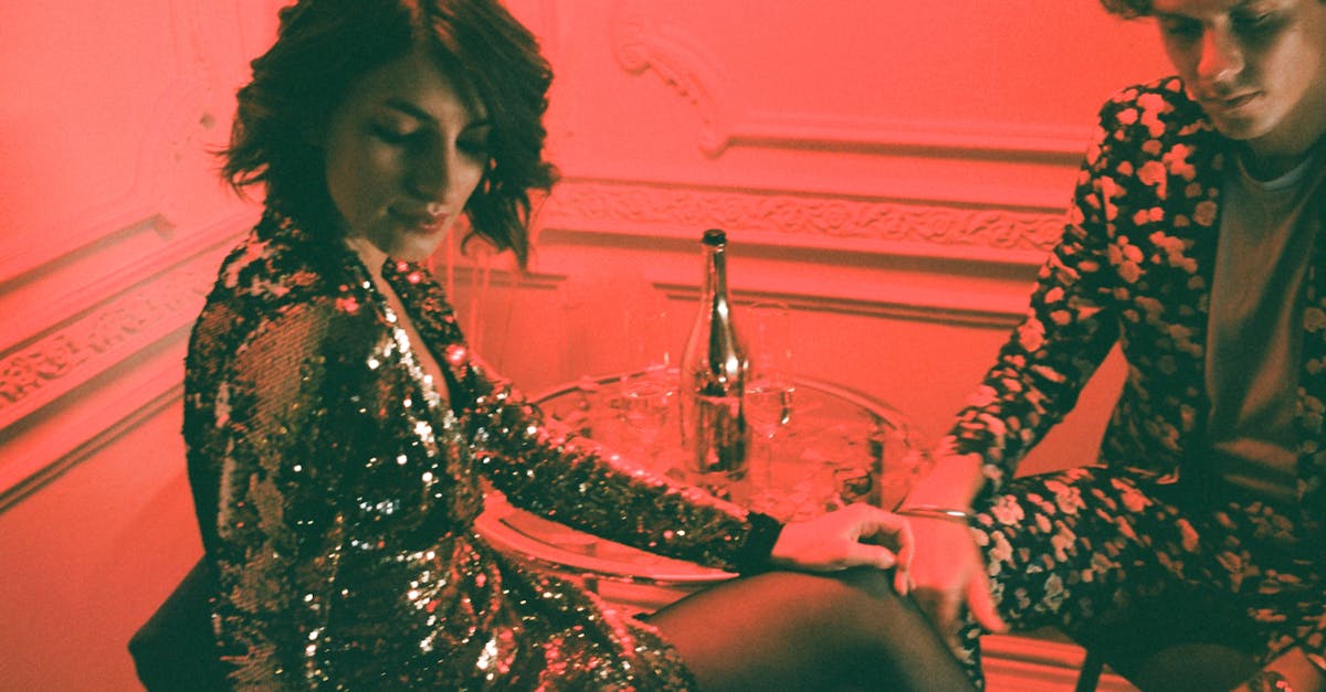 découvrez notre collection de robes de soirée élégantes pour sublimer vos événements spéciaux. trouvez la tenue parfaite alliant style, raffinement et confort pour toutes vos occasions.