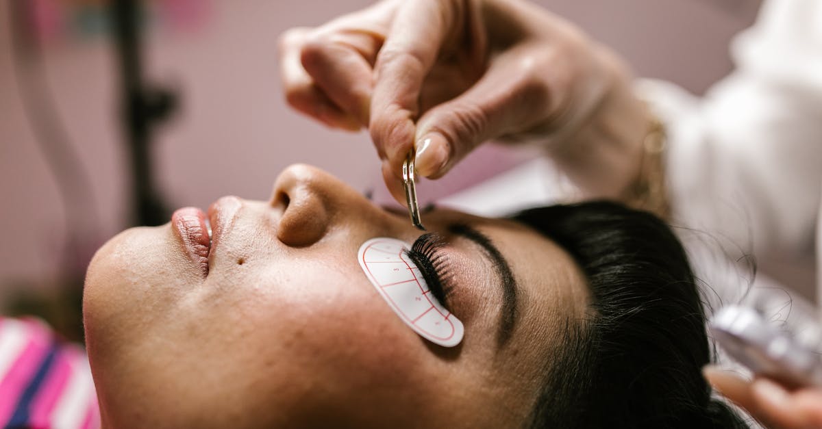 découvrez tout sur les extensions de cils : techniques, avantages, conseils d’entretien et astuces pour sublimer votre regard durablement. idéal pour un effet naturel ou glamour.