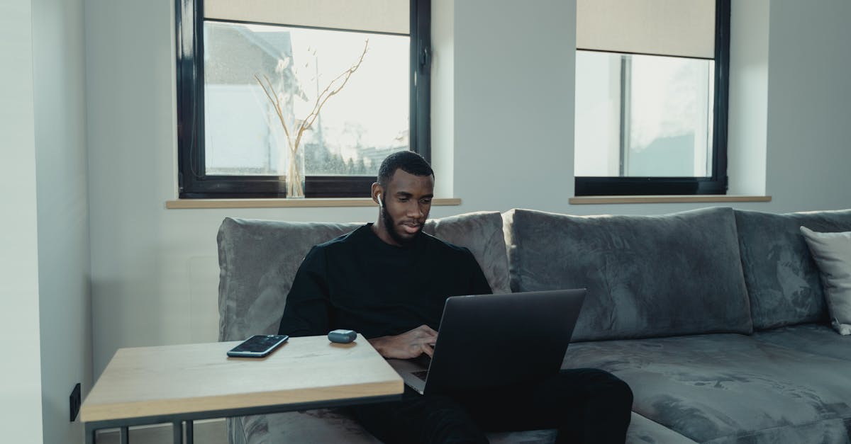 découvrez nos conseils et astuces pour le nettoyage efficace de vos meubles. prolongez la durée de vie de votre mobilier grâce à des méthodes simples et des produits adaptés. gardez votre intérieur propre et accueillant en toute facilité.