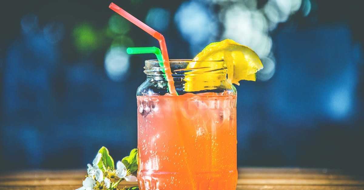 découvrez les bienfaits du jus de citron pour la santé : riche en vitamine c, il aide à renforcer l'immunité, facilite la digestion et purifie l'organisme au quotidien.