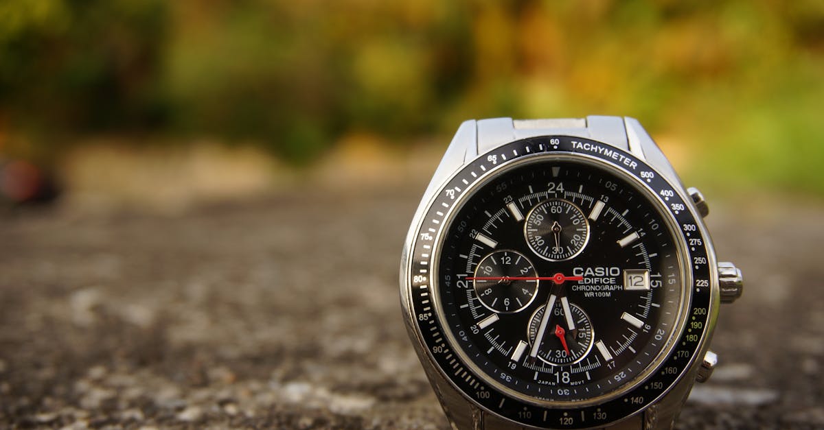 découvrez notre sélection exclusive de montres de luxe pour hommes et femmes : élégance, précision suisse et design raffiné pour sublimer votre poignet.