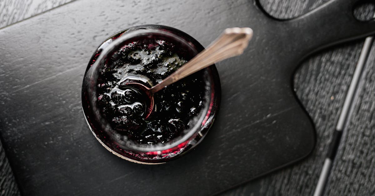 découvrez notre délicieuse confiture de coings maison, préparée avec des fruits frais et naturels pour un goût authentique et sucré. idéale sur des tartines ou pour accompagner vos desserts favoris.