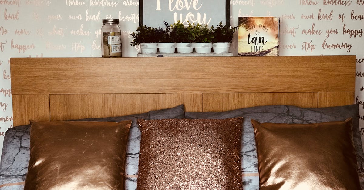 découvrez l'élégance intemporelle du rose gold : bijoux, montres et accessoires tendance pour sublimer votre style avec une touche de raffinement et de modernité. adoptez la couleur phare du moment !