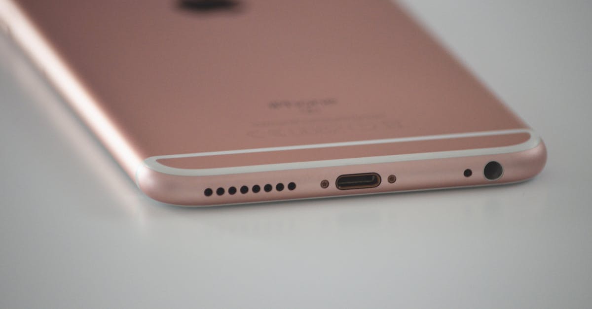 découvrez l'élégance intemporelle du rose gold : une teinte sophistiquée mêlant douceur du rose et éclat de l'or, idéale pour bijoux, accessoires et décoration moderne.