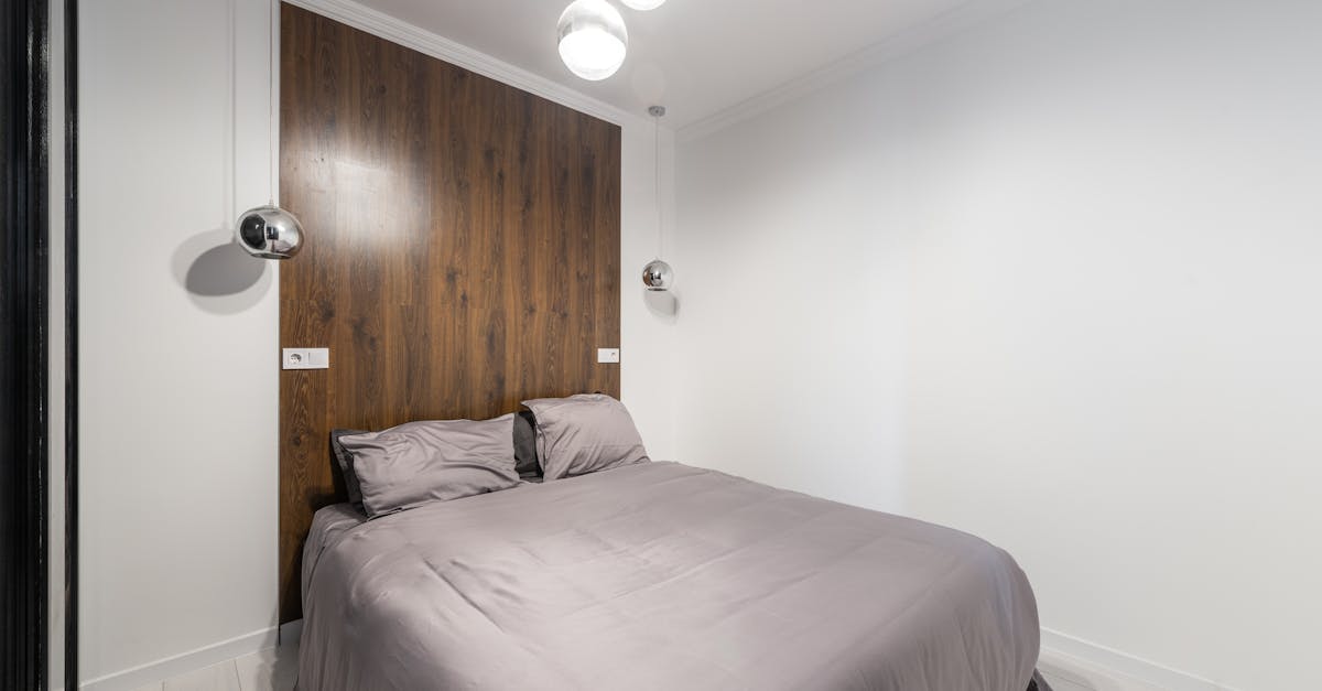 découvrez des idées et astuces pour optimiser l’aménagement et la décoration d’une petite chambre. inspirez-vous de nos conseils pour créer un espace confortable, fonctionnel et tendance, même dans un espace restreint.