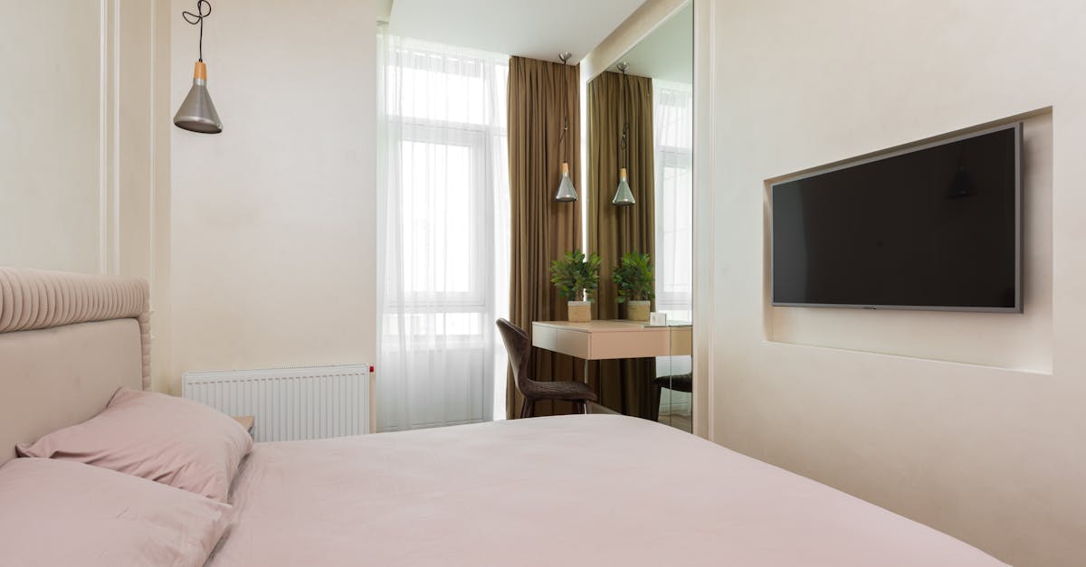 découvrez des idées et conseils pour optimiser l’aménagement et la décoration d’une petite chambre. maximisez l’espace et créez un intérieur chaleureux et fonctionnel !