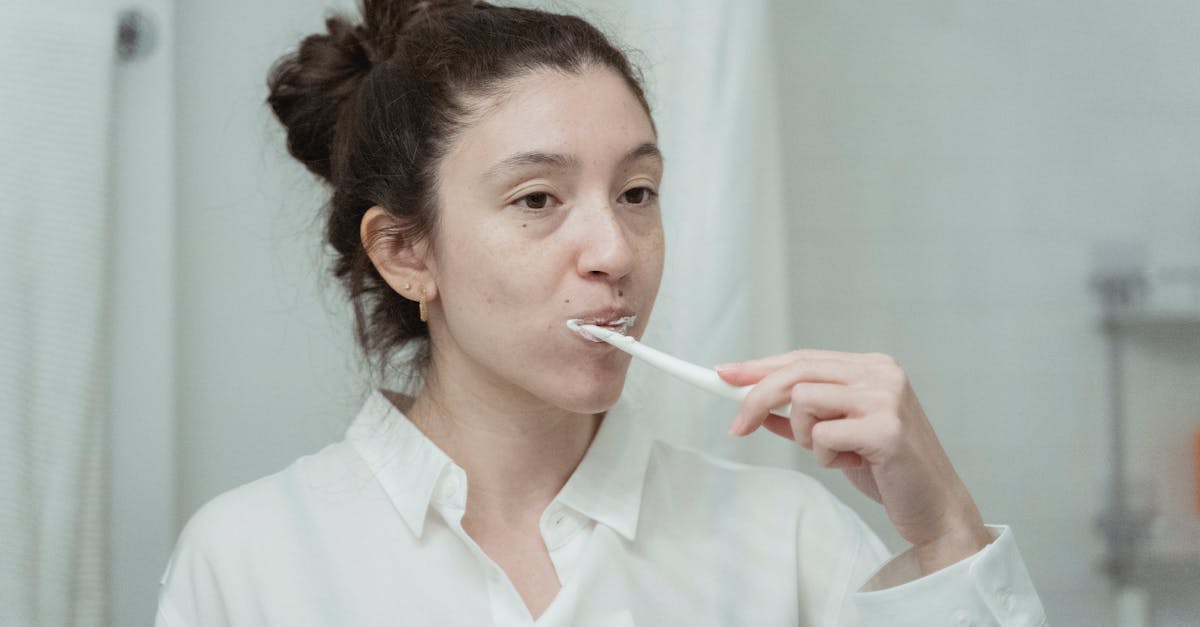 découvrez des solutions efficaces et sécurisées pour le blanchiment des dents. obtenez un sourire éclatant grâce à nos conseils, astuces et produits recommandés pour un résultat naturel et durable.