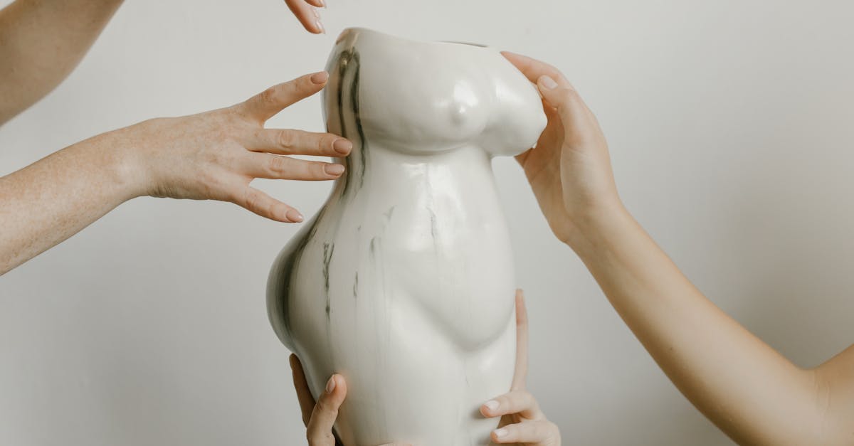 découvrez notre collection de vêtements adaptés à toutes les morphologies pour sublimer votre silhouette avec style et confort.