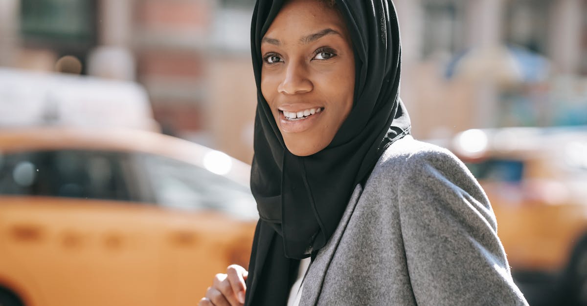 découvrez le quotidien des femmes chauffeurs de taxi : leurs défis, parcours inspirants et la place qu’elles occupent dans un secteur traditionnellement masculin.