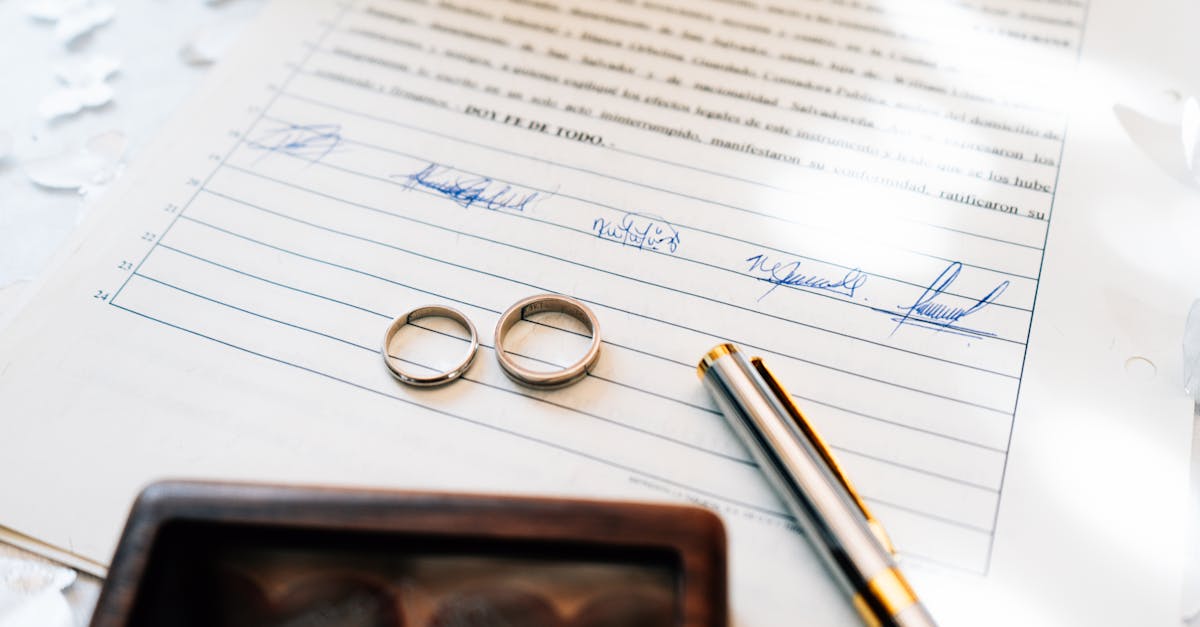 découvrez tout ce qu'il faut savoir sur le contrat de mariage : définition, types, avantages et démarches pour protéger vos intérêts avant le grand jour.