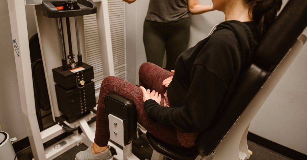 découvrez les différences clés entre les crampes menstruelles et les premiers symptômes de grossesse pour mieux comprendre votre corps et reconnaître les signes précoces.