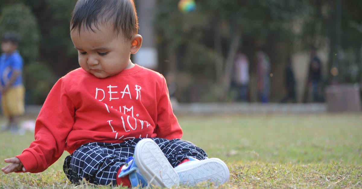 découvrez le développement d'un bébé d'un mois : étapes clés, comportements typiques et conseils pour accompagner sa croissance en toute sérénité.