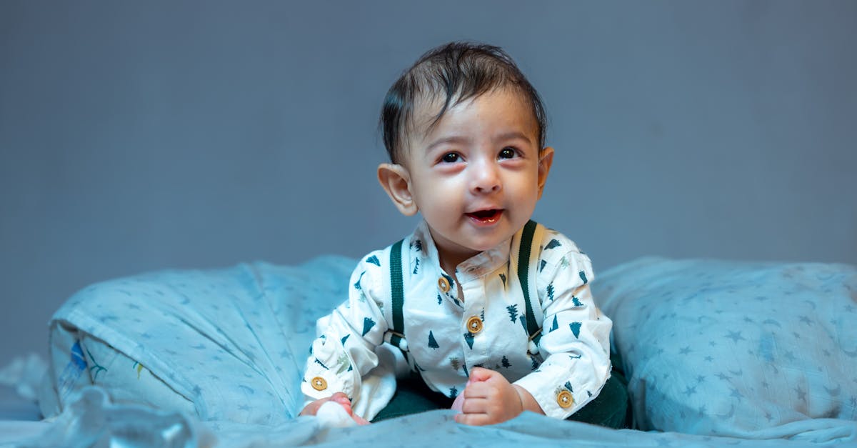 découvrez le développement d'un bébé d'un mois : les étapes clés, les premiers réflexes, et comment soutenir sa croissance durant ce premier mois crucial.