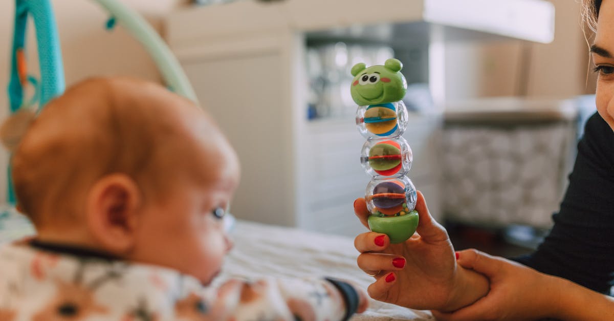découvrez les étapes clés du développement de votre bébé d'un mois : croissance, réflexes, habitudes de sommeil et conseils pour bien l'accompagner.