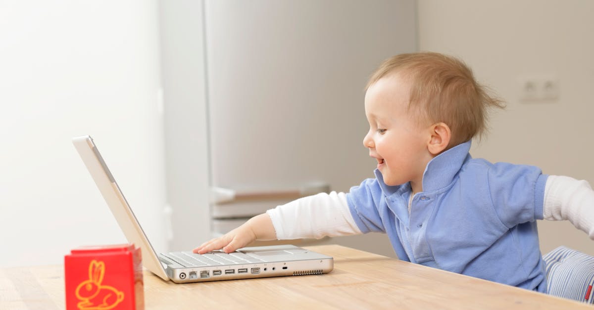 découvrez le développement d'un bébé de plusieurs mois : étapes clés, conseils pour stimuler sa croissance et comprendre ses progrès quotidiens.