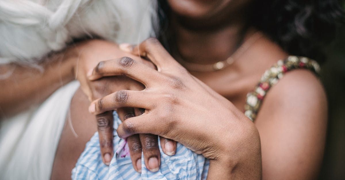 découvrez des alternatives naturelles et efficaces au dissolvant pour vernis à ongles, sans produits chimiques agressifs, pour prendre soin de vos ongles en douceur.