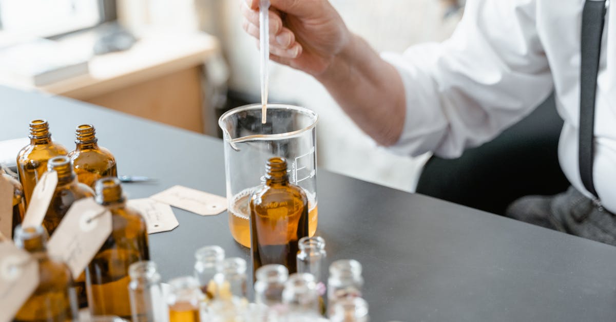 découvrez les bienfaits de l'huile de ricin pour des cheveux forts, brillants et en bonne santé. soin naturel et efficace pour stimuler la pousse et hydrater vos cheveux.